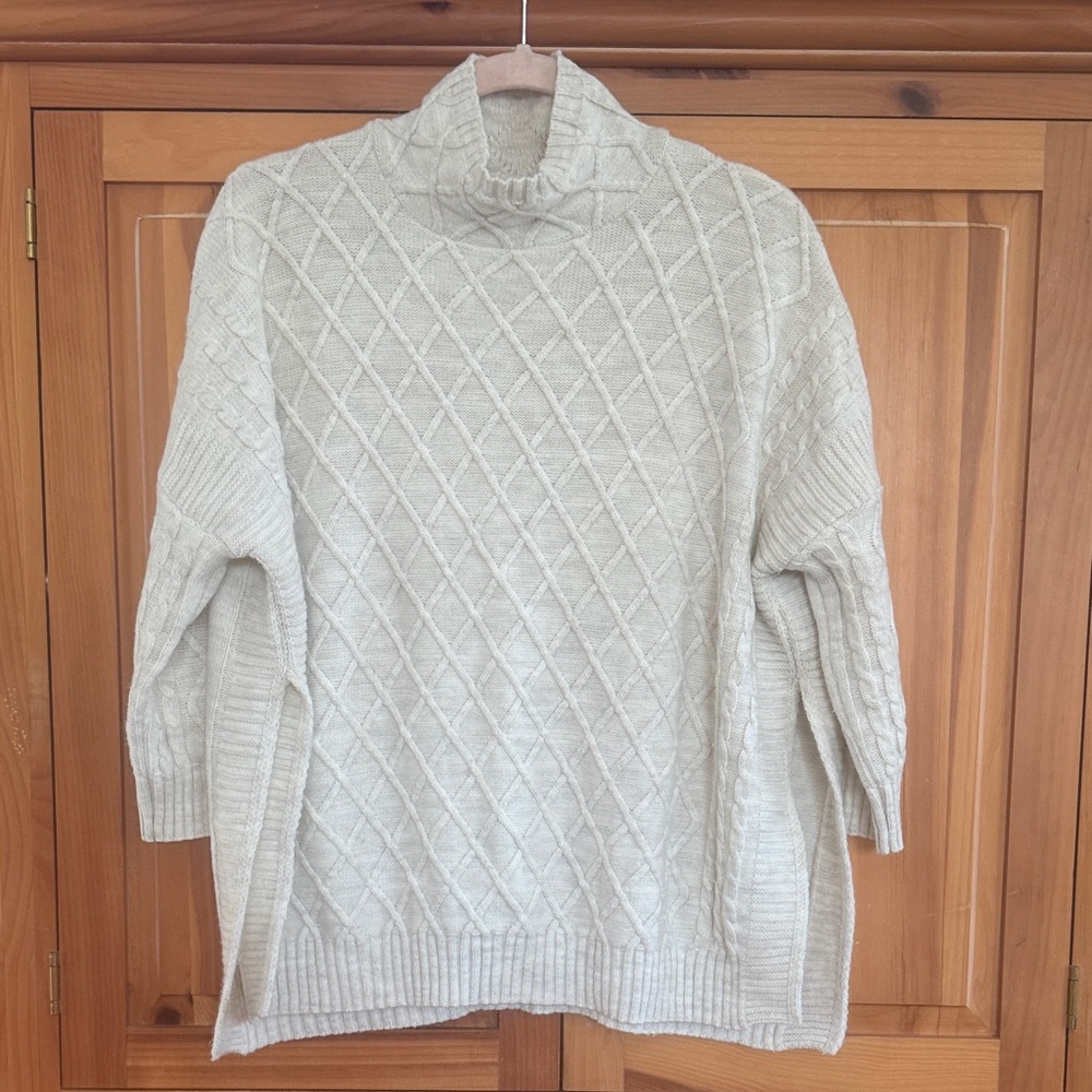 Mersea libson one size Cozy Cream Turtleneck Sweater